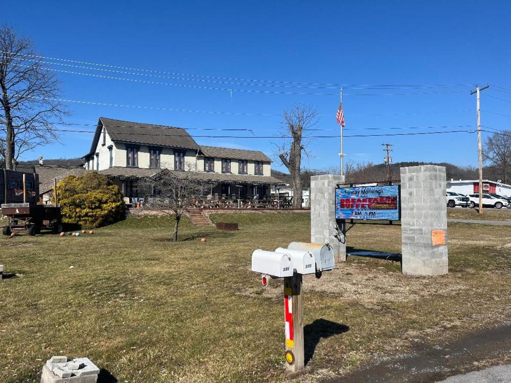 Gamble Farm Inn and Suites